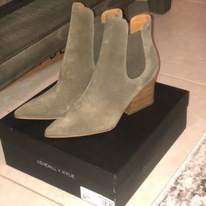 Kendall and Kylie 100% authentic boots
